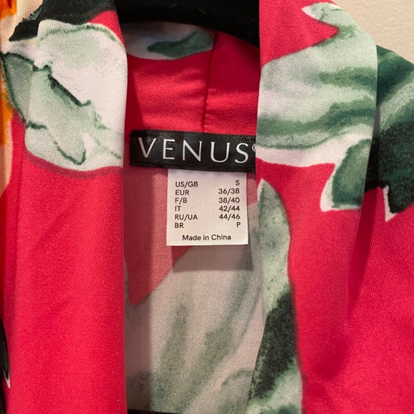 Venus tropical pink dress with cold shoulders - Picture 3 of 7